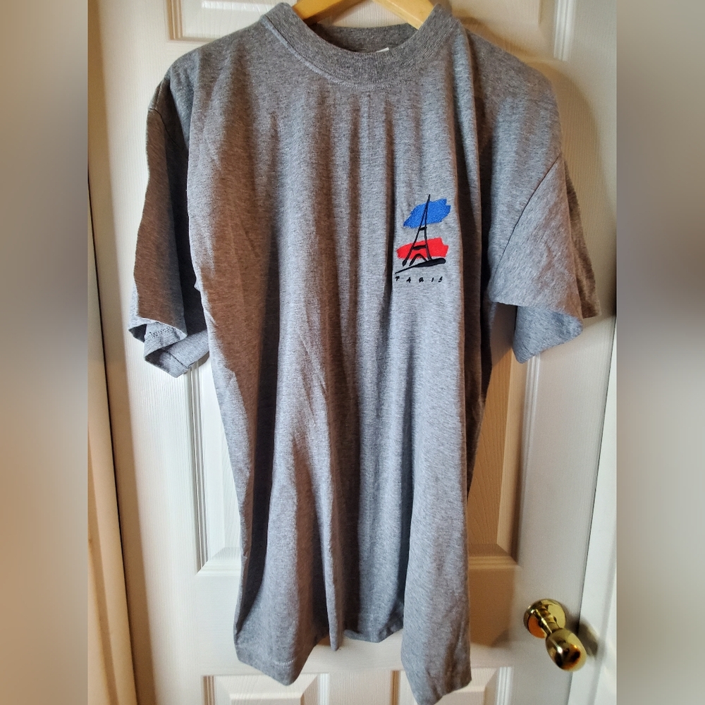 New W/out Tags XXL Grey Paris Embroidered Short Sleeve Tee